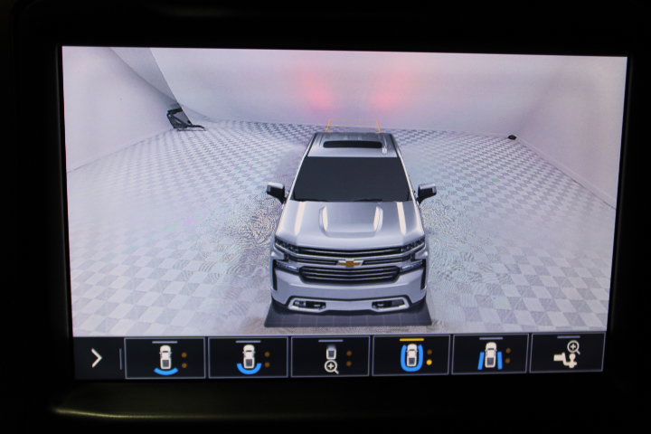 Used 2019 Chevrolet Silverado 1500 High Country w/ Technology Package AWD/4WD image 52