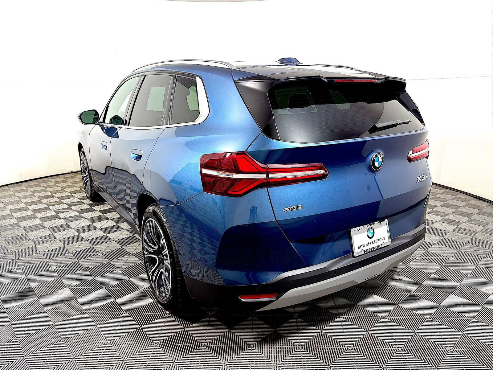 Certified 2025 BMW X3 xDrive30i w/ Convenience Package image 5