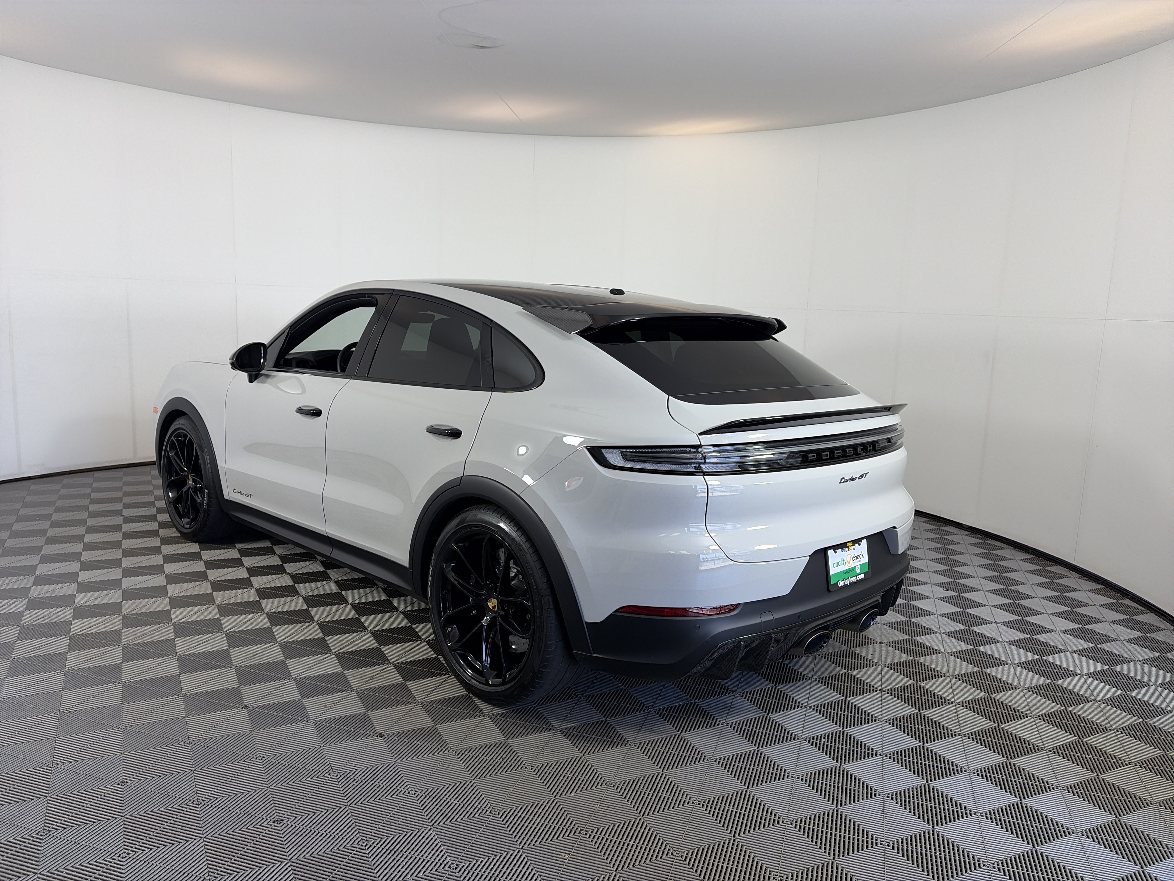 Used 2024 Porsche Cayenne Turbo GT AWD/4WD image 8