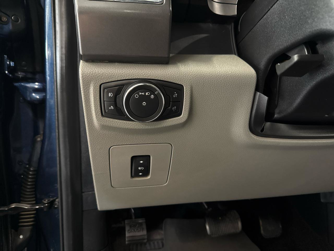 Used 2016 Ford F150 XLT w/ Equipment Group 301A Mid AWD/4WD image 12