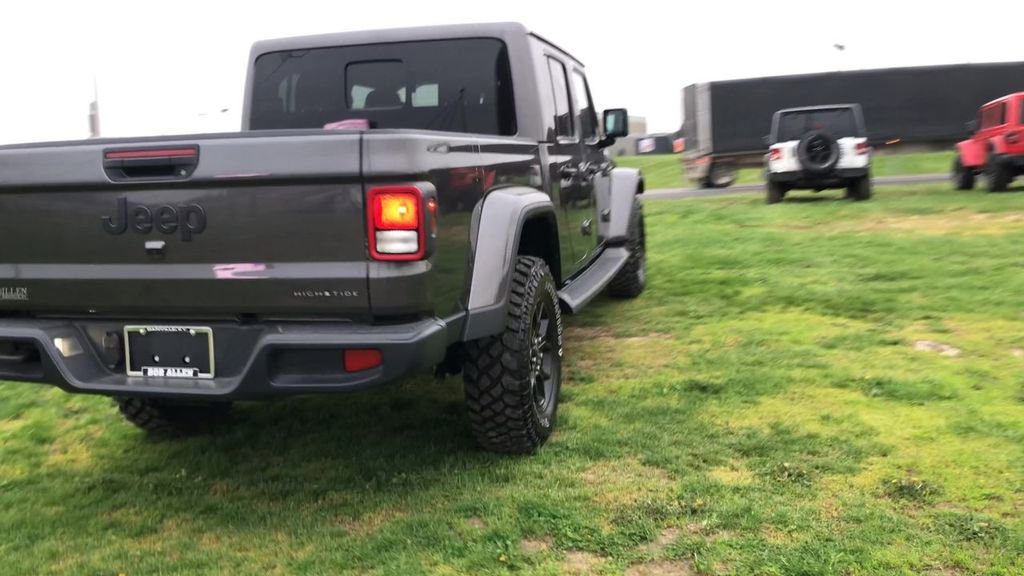 Used 2025 Jeep Gladiator Sport AWD/4WD image 7