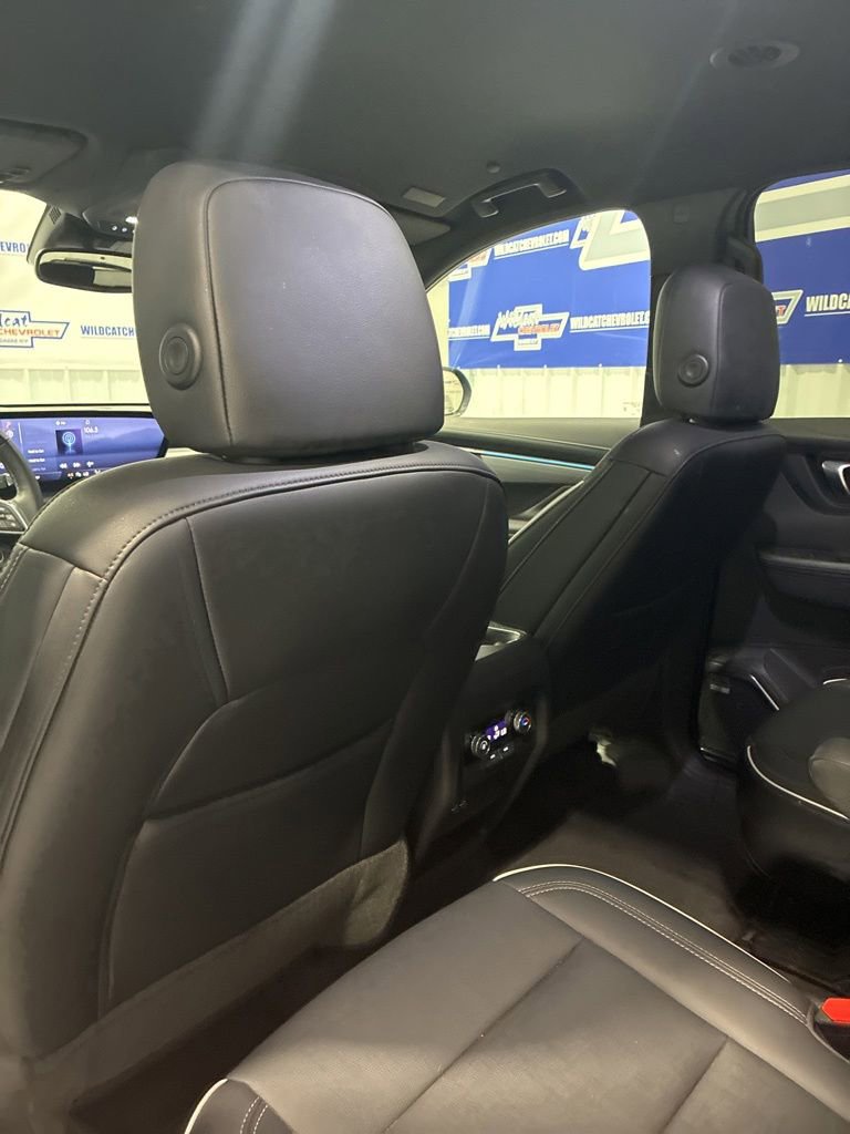 Used 2025 Buick Enclave Preferred AWD/4WD image 50