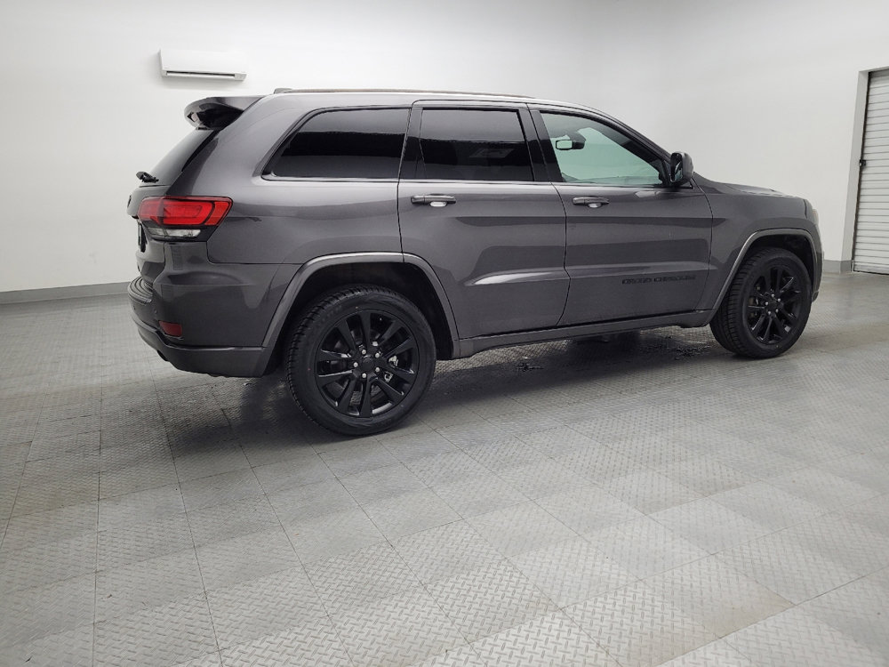 Used 2018 Jeep Grand Cherokee Altitude image 10