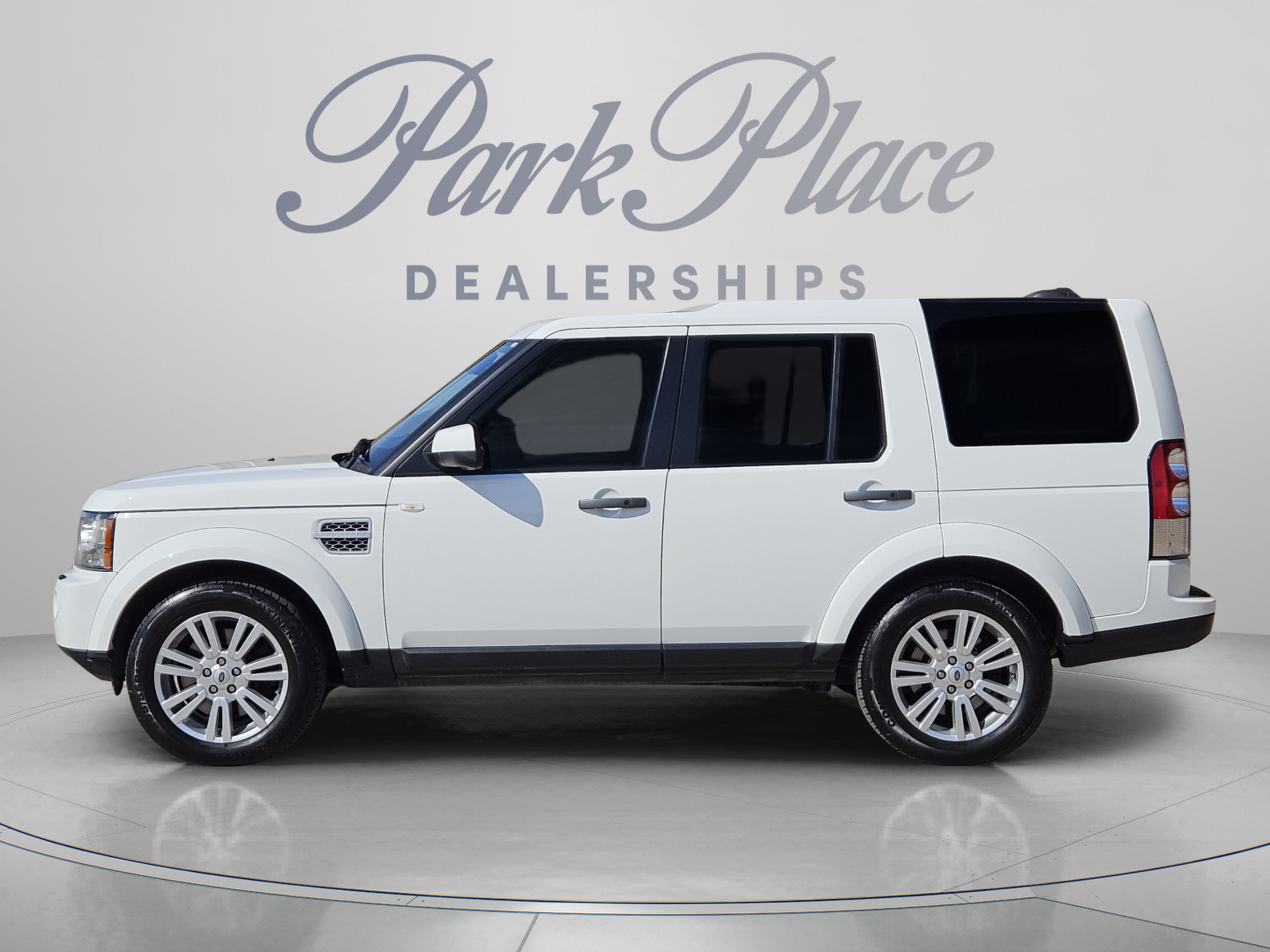 Used 2012 Land Rover LR4 HSE AWD/4WD image 2