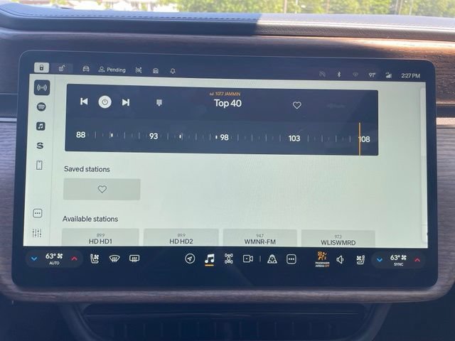 Used 2025 Rivian R1T Premium AWD/4WD image 17