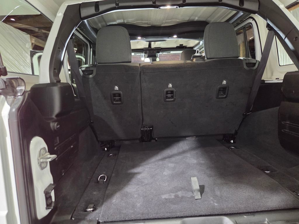 Used 2025 Jeep Wrangler Unlimited Rubicon image 25