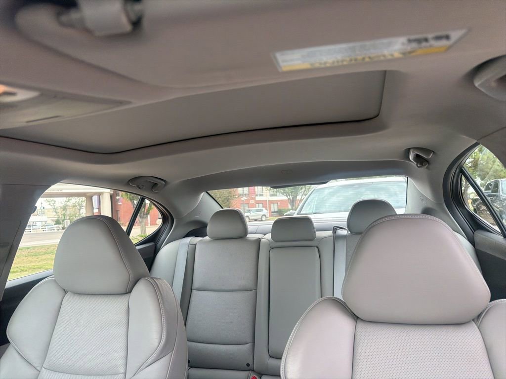 Used 2015 Acura TLX w/ Technology Package FWD image 17