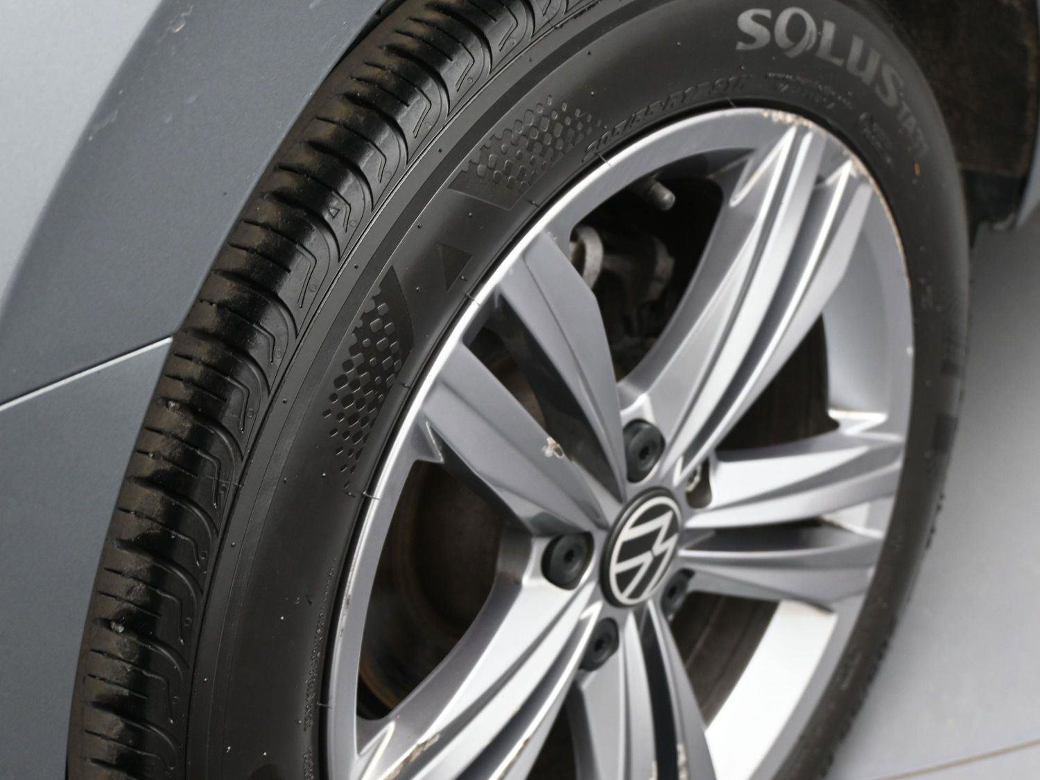 Certified 2023 Volkswagen Jetta SE image 9
