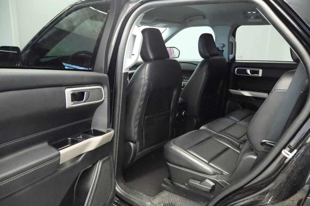 Used 2023 Ford Explorer XLT w/ Equipment Group 202A AWD/4WD image 23