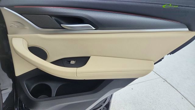 Used 2025 BMW X4 M40i w/ Premium Package image 28