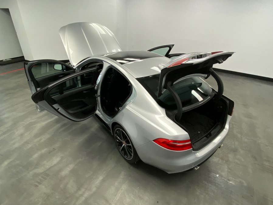 Used 2018 Jaguar XE S image 51