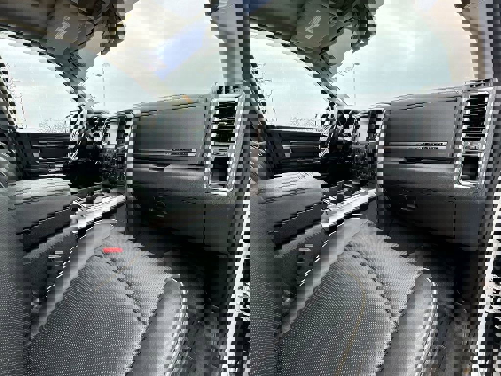 Used 2014 RAM 2500 Limited image 32