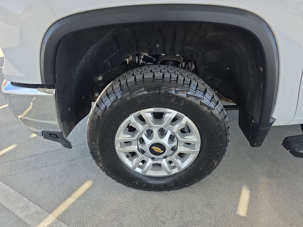 Used 2025 Chevrolet Silverado 2500 LT w/ Convenience Package image 34