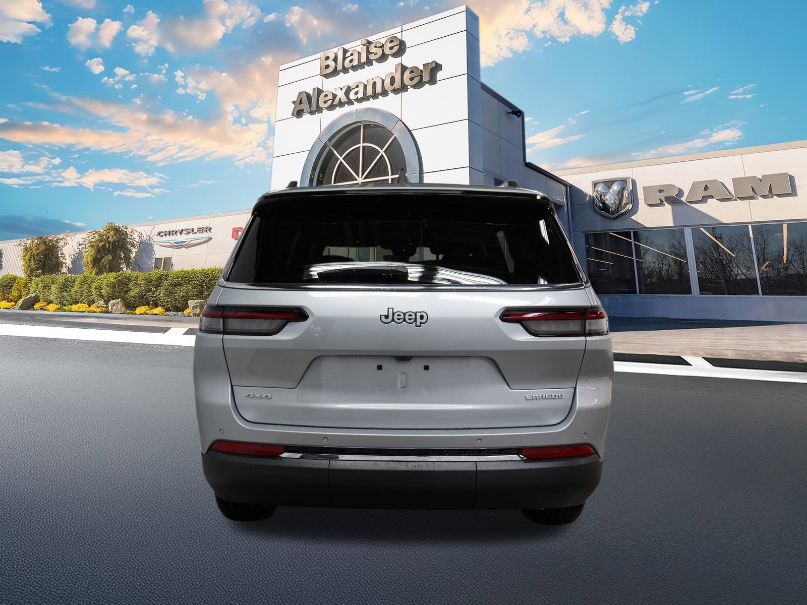 New 2026 Jeep Grand Cherokee L Laredo image 8