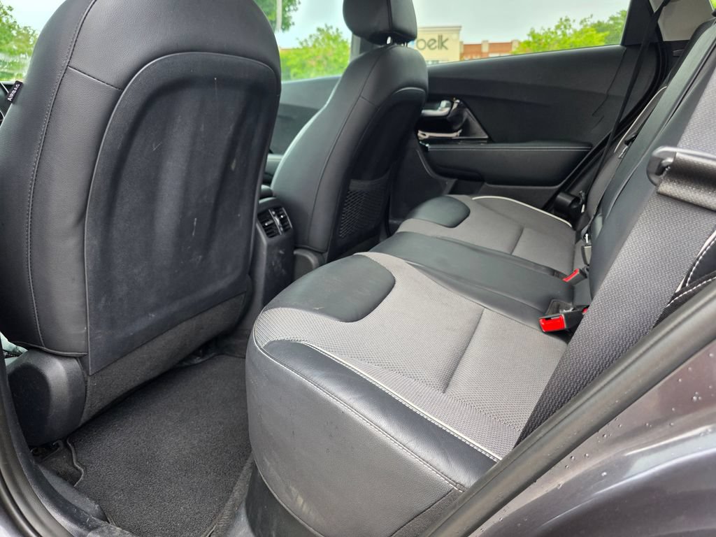 Used 2020 Kia Niro EX FWD image 28