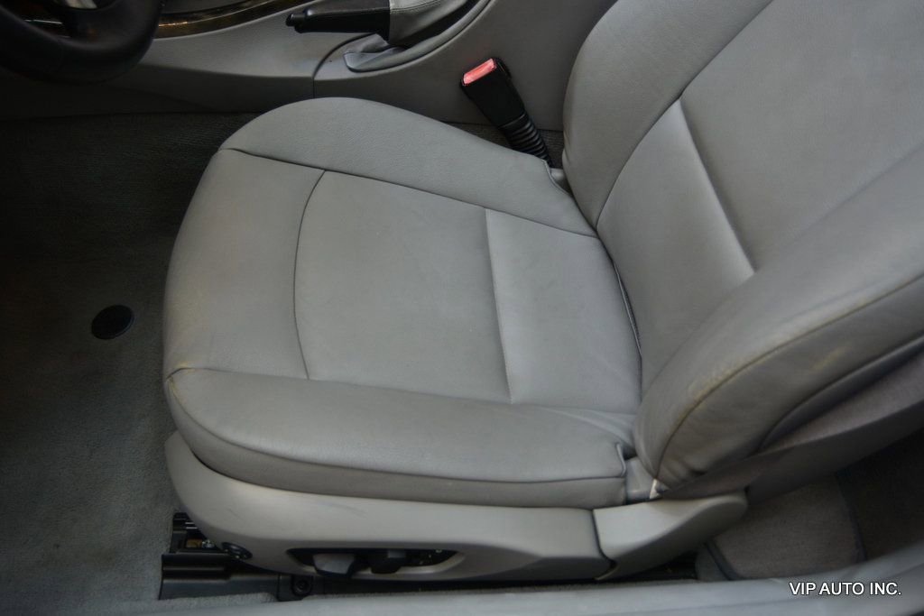 Used 2007 BMW 335i Convertible image 19