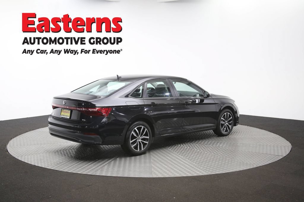 Used 2025 Volkswagen Jetta SE FWD image 40