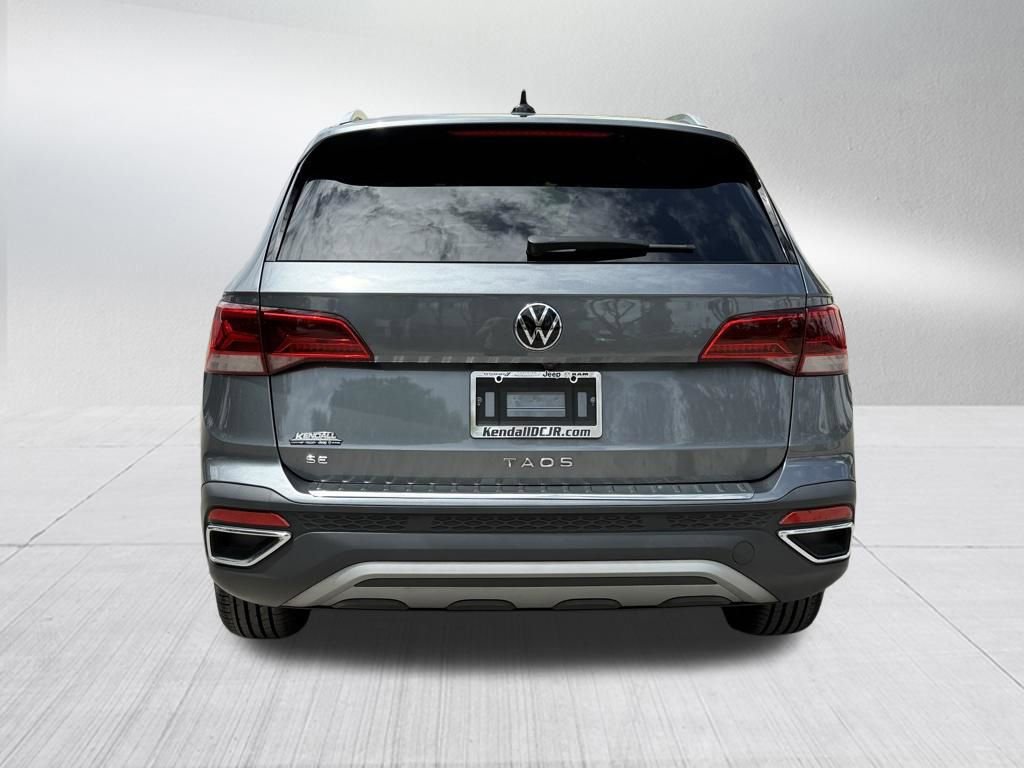 Used 2023 Volkswagen Taos SE w/ Panoramic Sunroof Package image 6