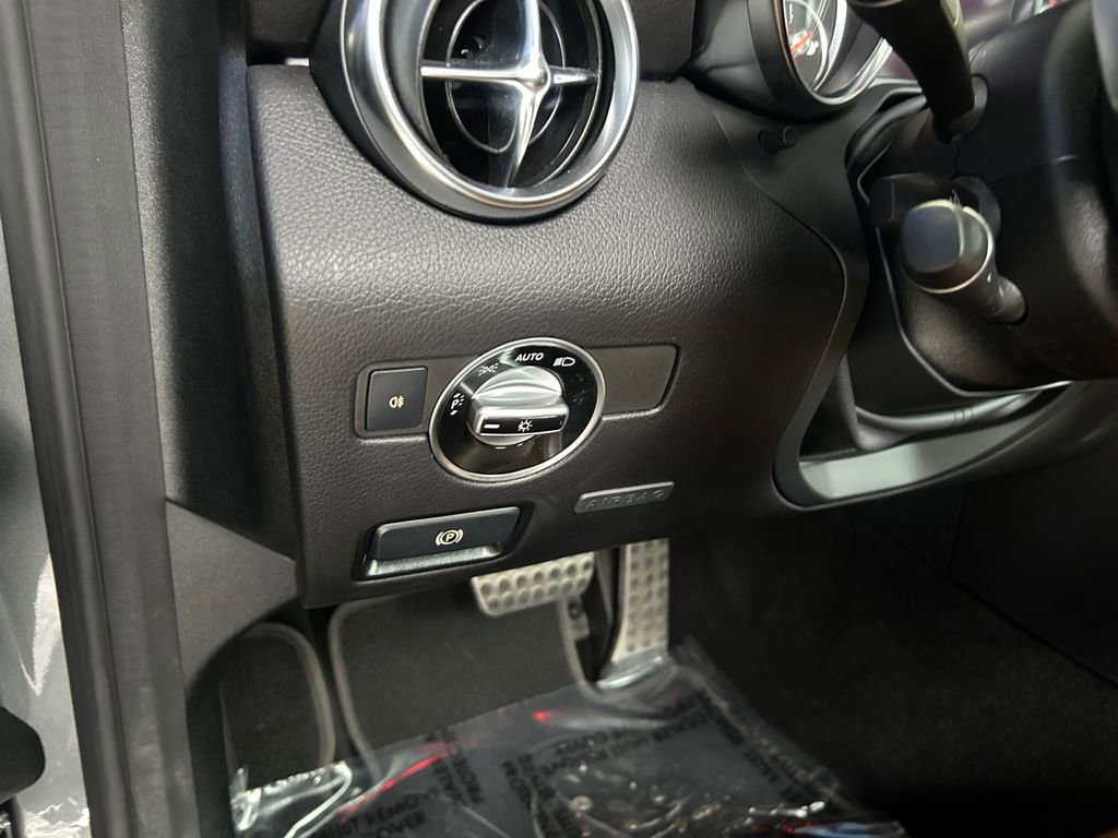 Used 2019 Mercedes-Benz SLC 300 image 20