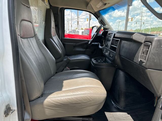 Used 2016 GMC Savana 3500 Extended RWD image 15