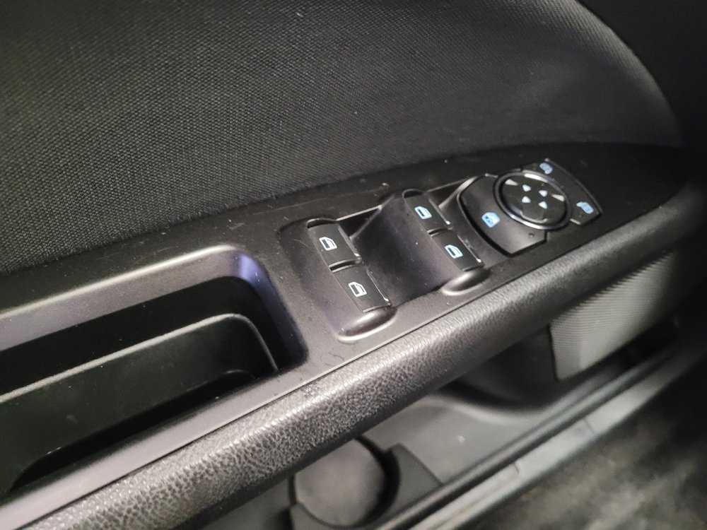 Used 2018 Ford Fusion SE w/ Equipment Group 201A FWD image 27