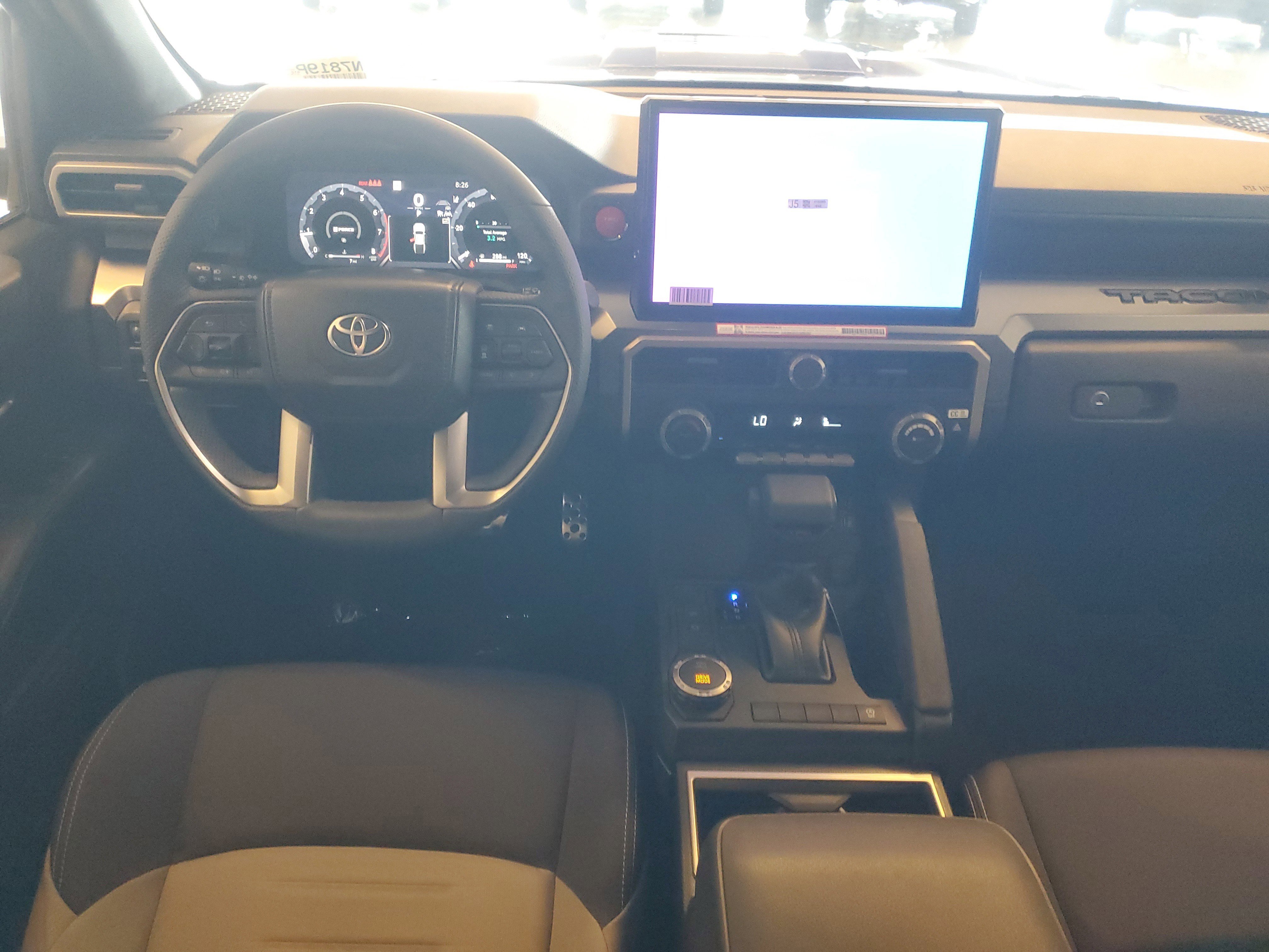 Used 2025 Toyota Tacoma TRD Sport image 12