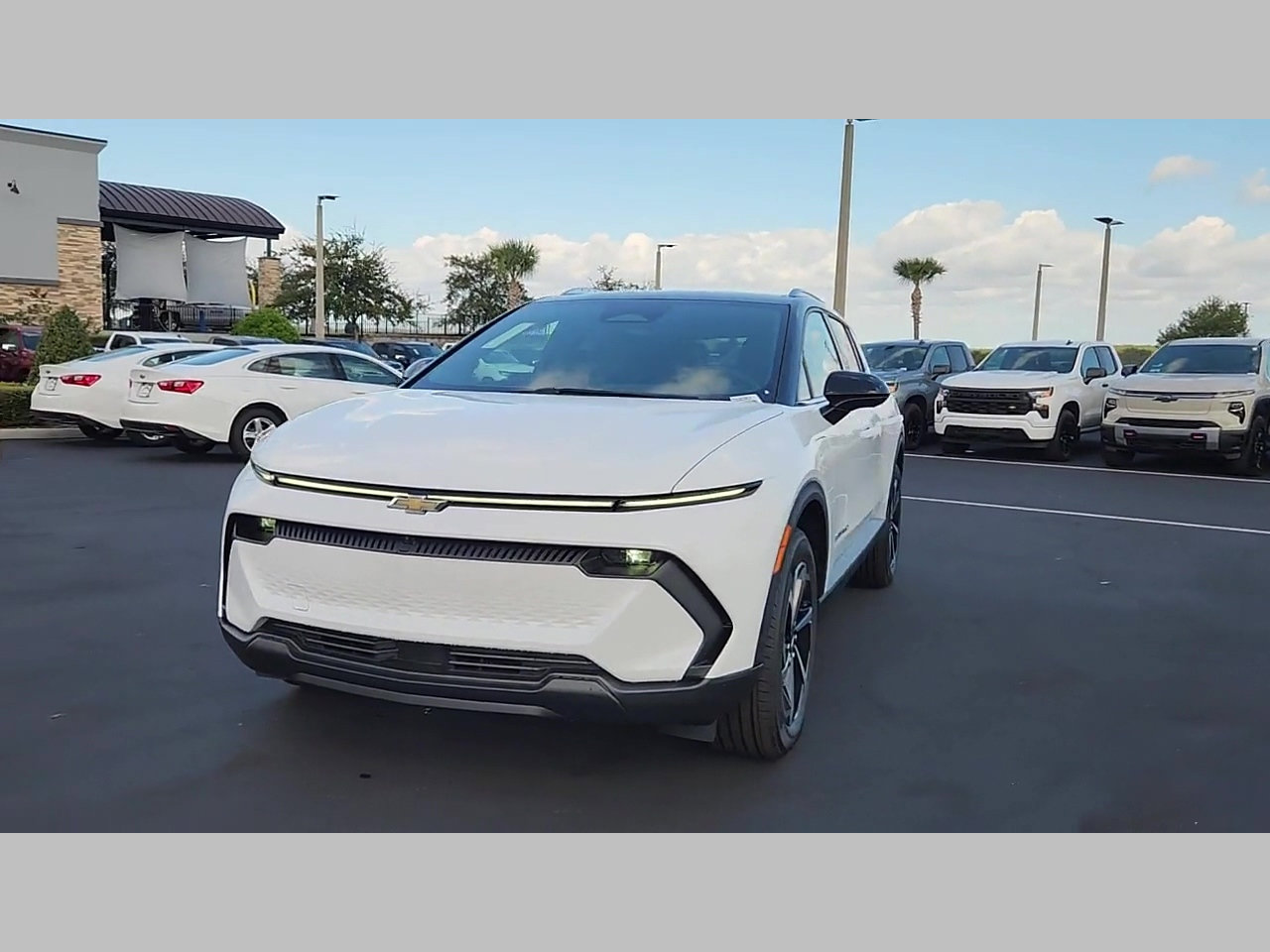 New 2026 Chevrolet Equinox EV LT image 25