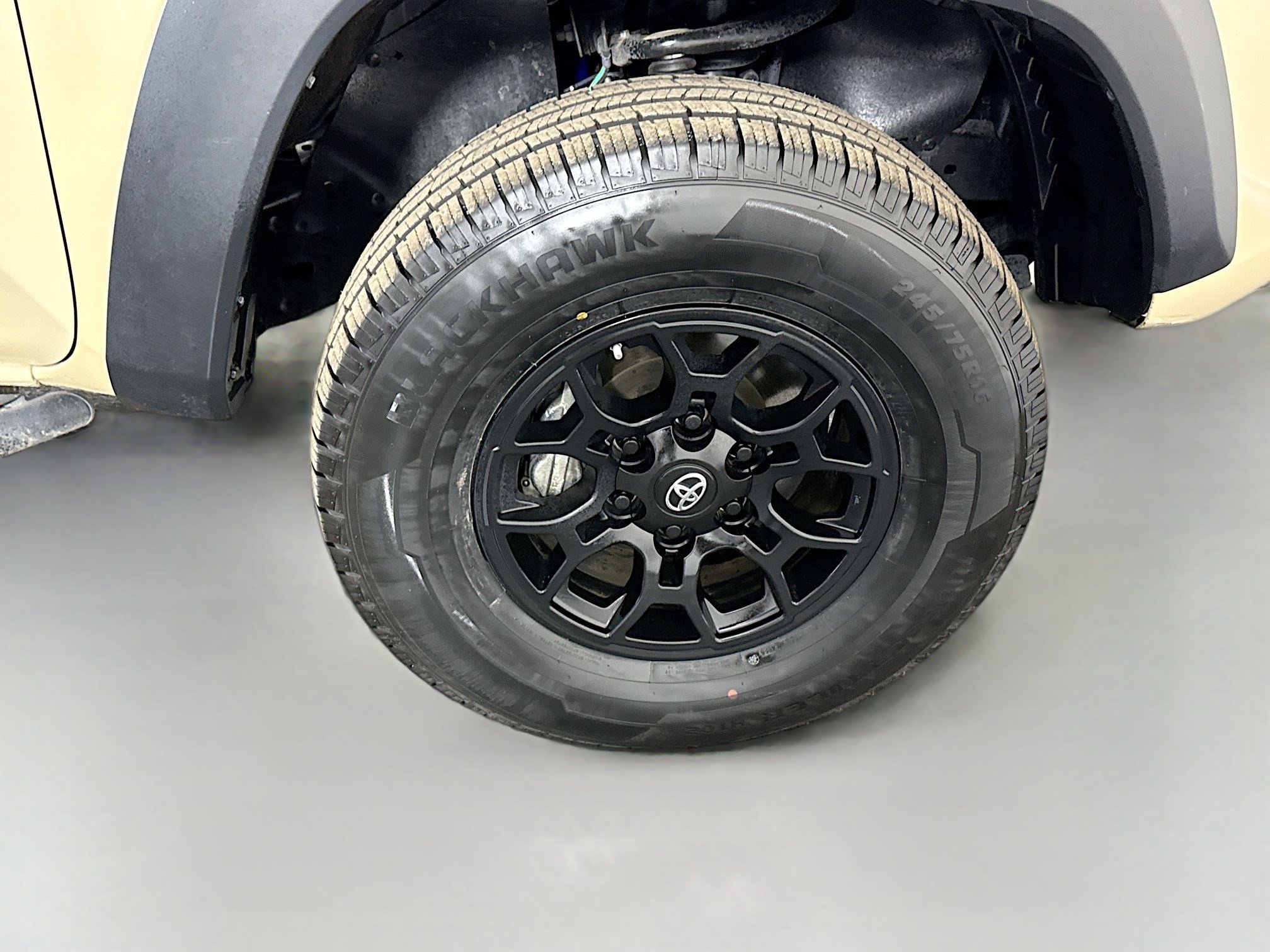 Used 2020 Toyota Tacoma SR w/ SX Package image 31