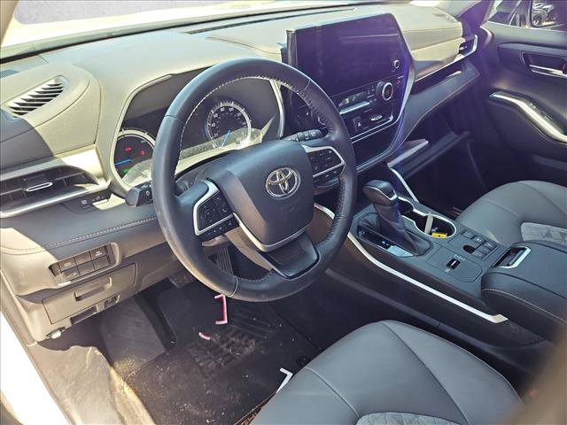 Used 2023 Toyota Highlander Bronze Edition FWD image 22