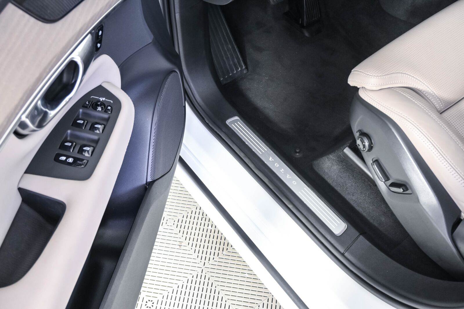 Certified 2026 Volvo XC90 B6 Ultra AWD/4WD image 8