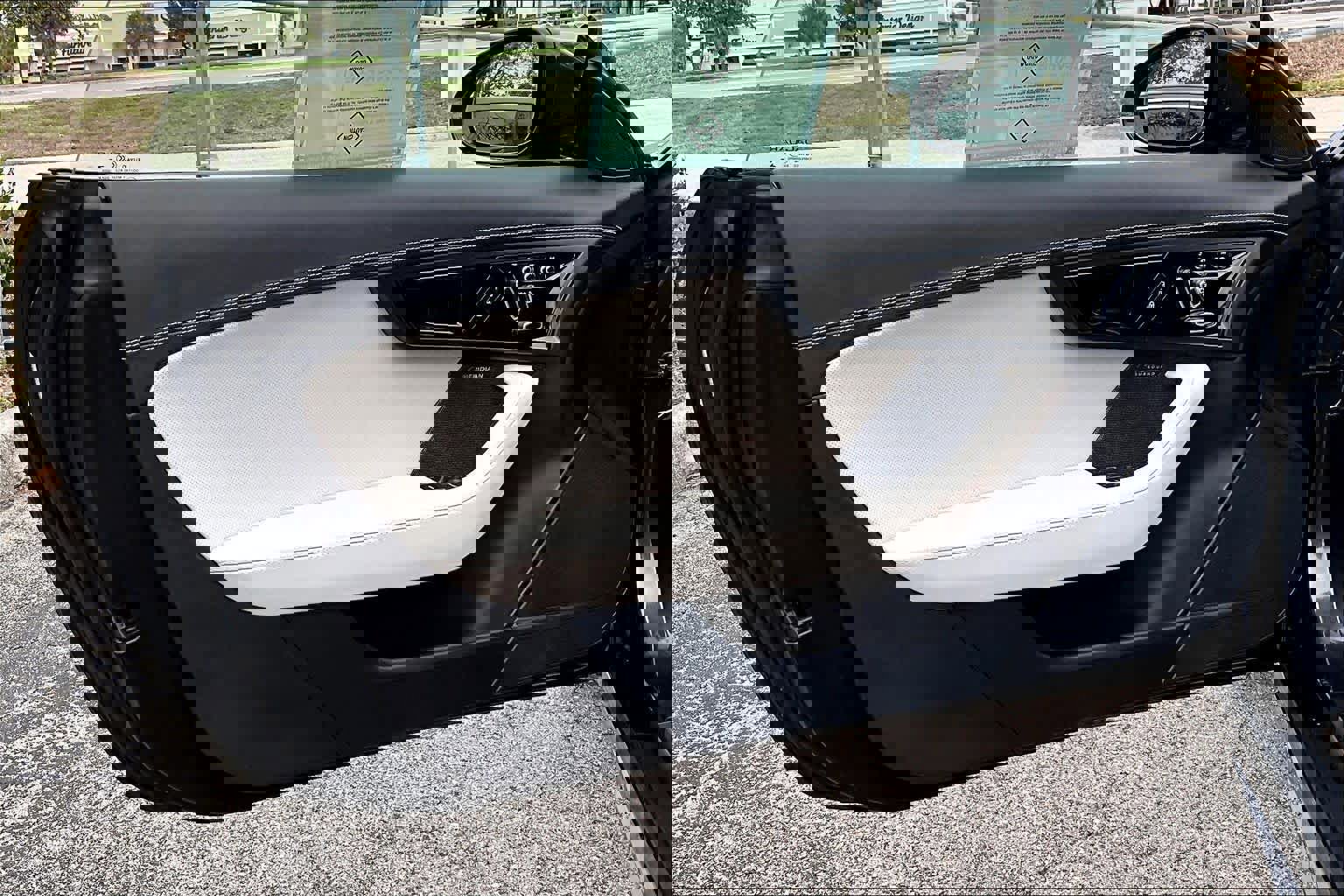 Used 2023 Jaguar F-TYPE R image 23