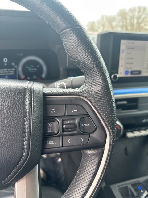 Used 2024 Toyota Tacoma TRD Off-Road image 31