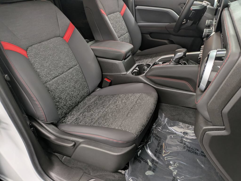 Used 2024 Chevrolet Colorado Z71 AWD/4WD image 29