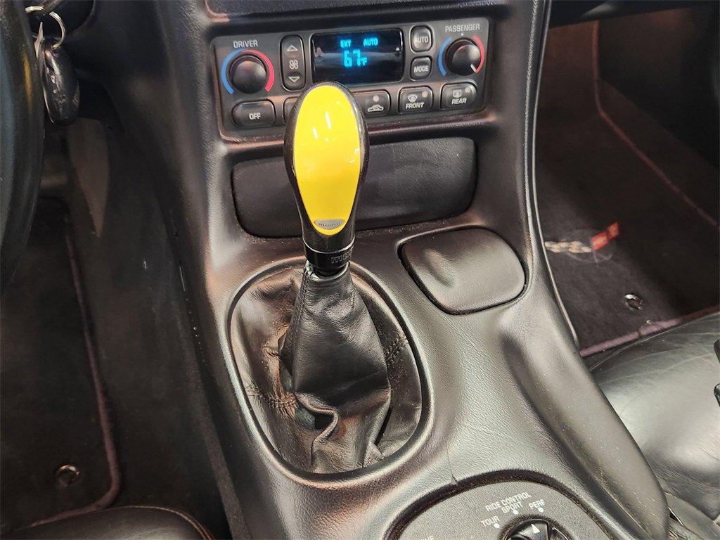 Used 2000 Chevrolet Corvette Convertible w/ Memory Pkg image 14