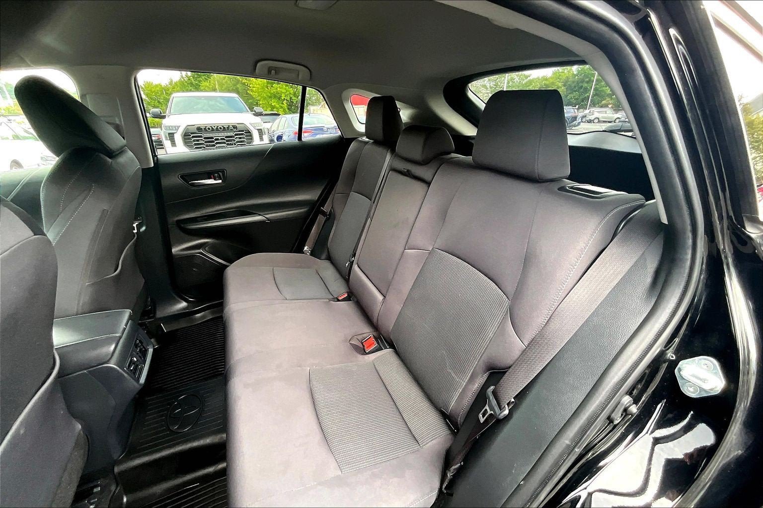 Used 2023 Toyota Venza LE AWD/4WD image 23