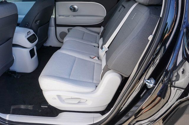 New 2026 Hyundai Ioniq 9 SE image 16