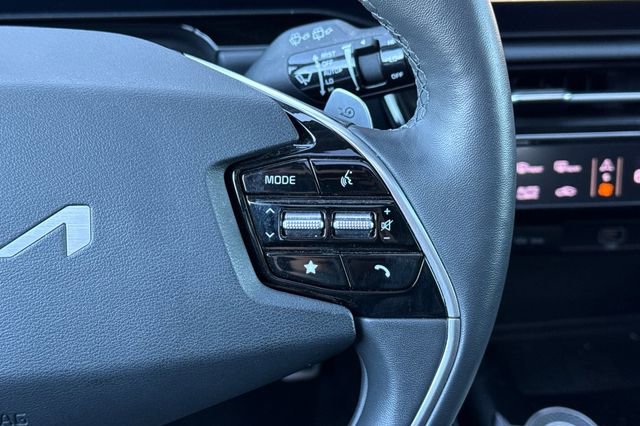 Certified 2024 Kia Niro Wave image 33