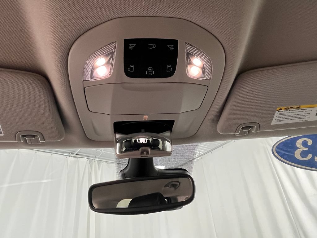 Used 2023 Chrysler Pacifica Touring-L AWD/4WD image 43