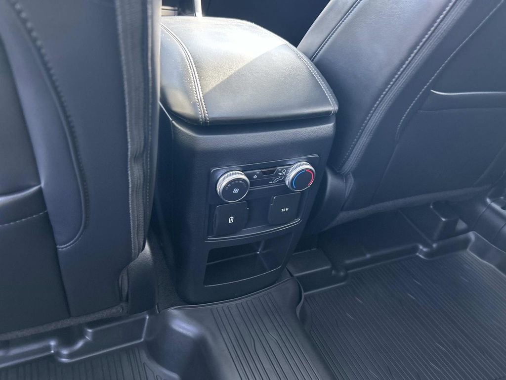 Used 2021 Ford Explorer XLT w/ Equipment Group 202A image 19