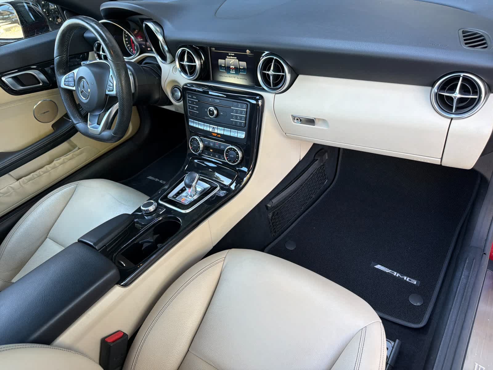 Used 2019 Mercedes-Benz SLC 43 AMG image 13