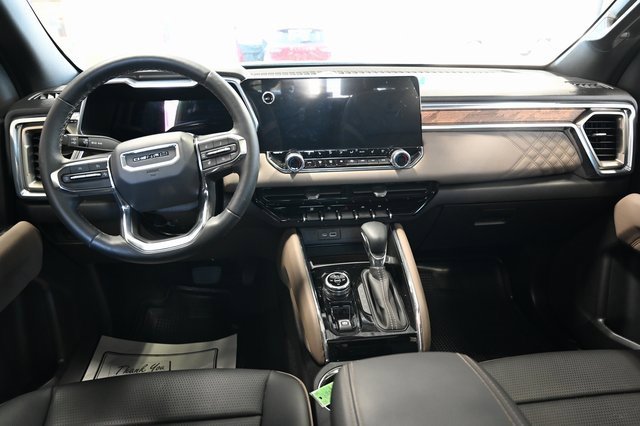 Used 2025 GMC Canyon Denali image 16