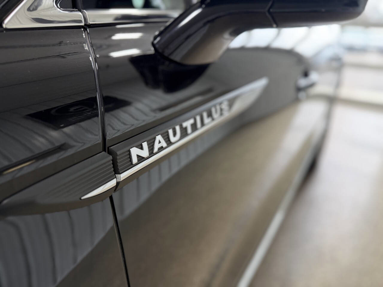 Used 2021 Lincoln Nautilus Reserve image 24