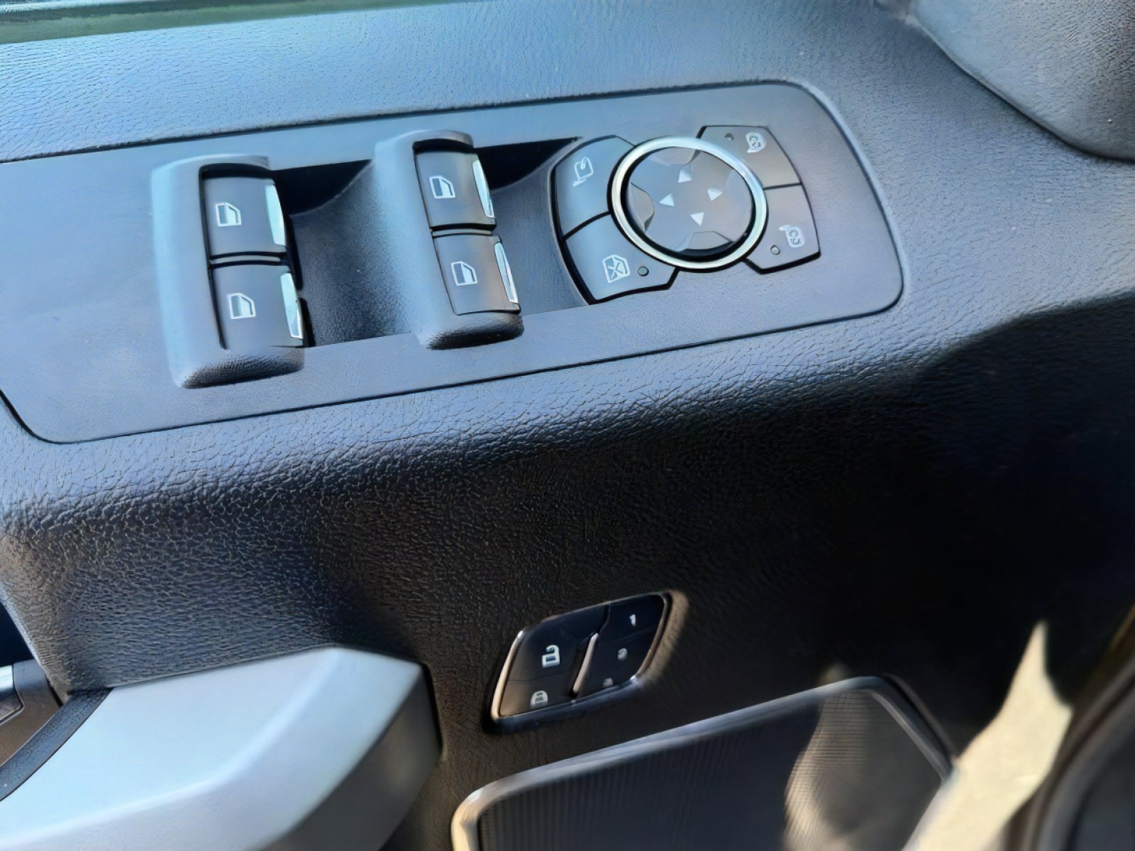 Used 2018 Ford F150 Lariat AWD/4WD image 22