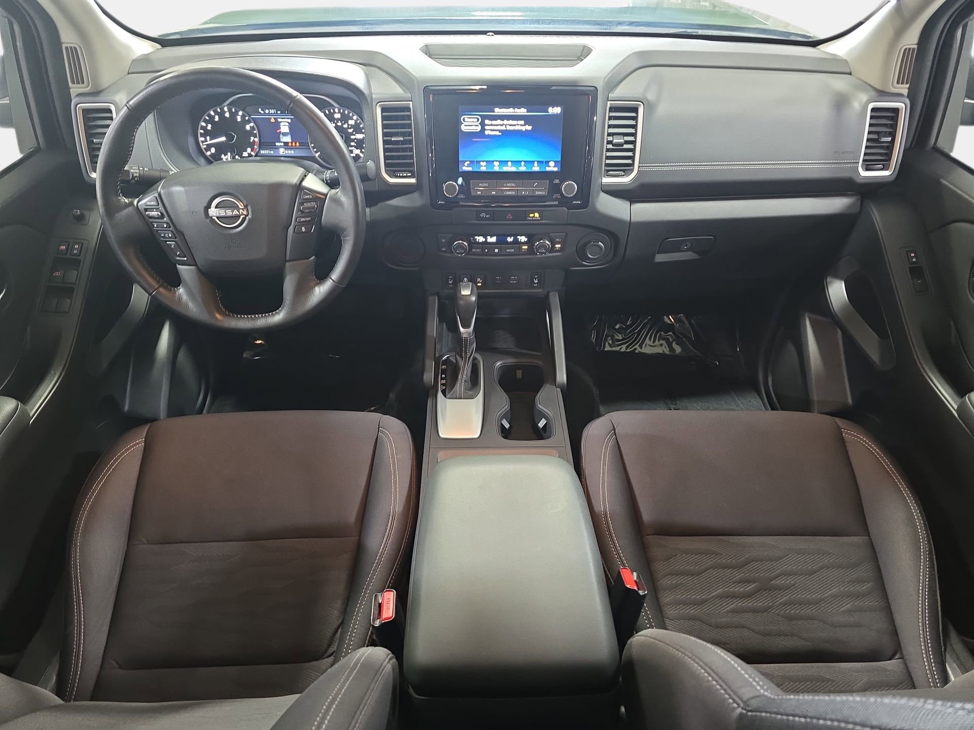 Used 2024 Nissan Frontier SV w/ SV Convenience Package RWD image 9