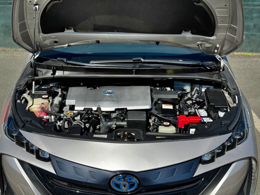 Used 2017 Toyota Prius Prime Premium w/ Preferred Accessory Package FWD image 74