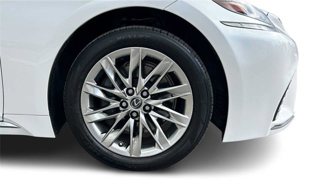 Used 2018 Lexus LS 500 w/ Accessory Package (Z2) image 8