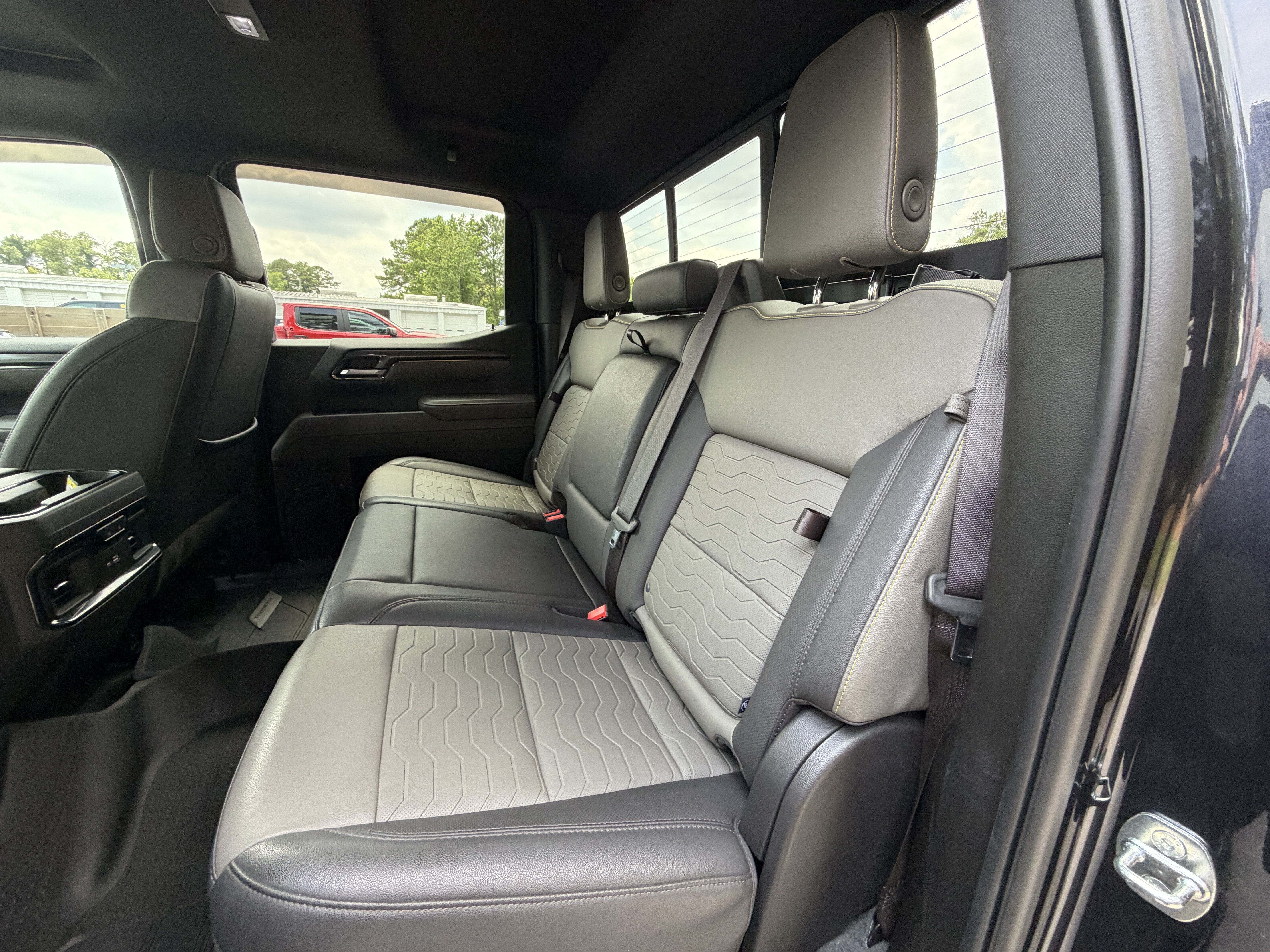 Used 2022 Chevrolet Silverado 1500 ZR2 w/ Technology Package AWD/4WD image 17