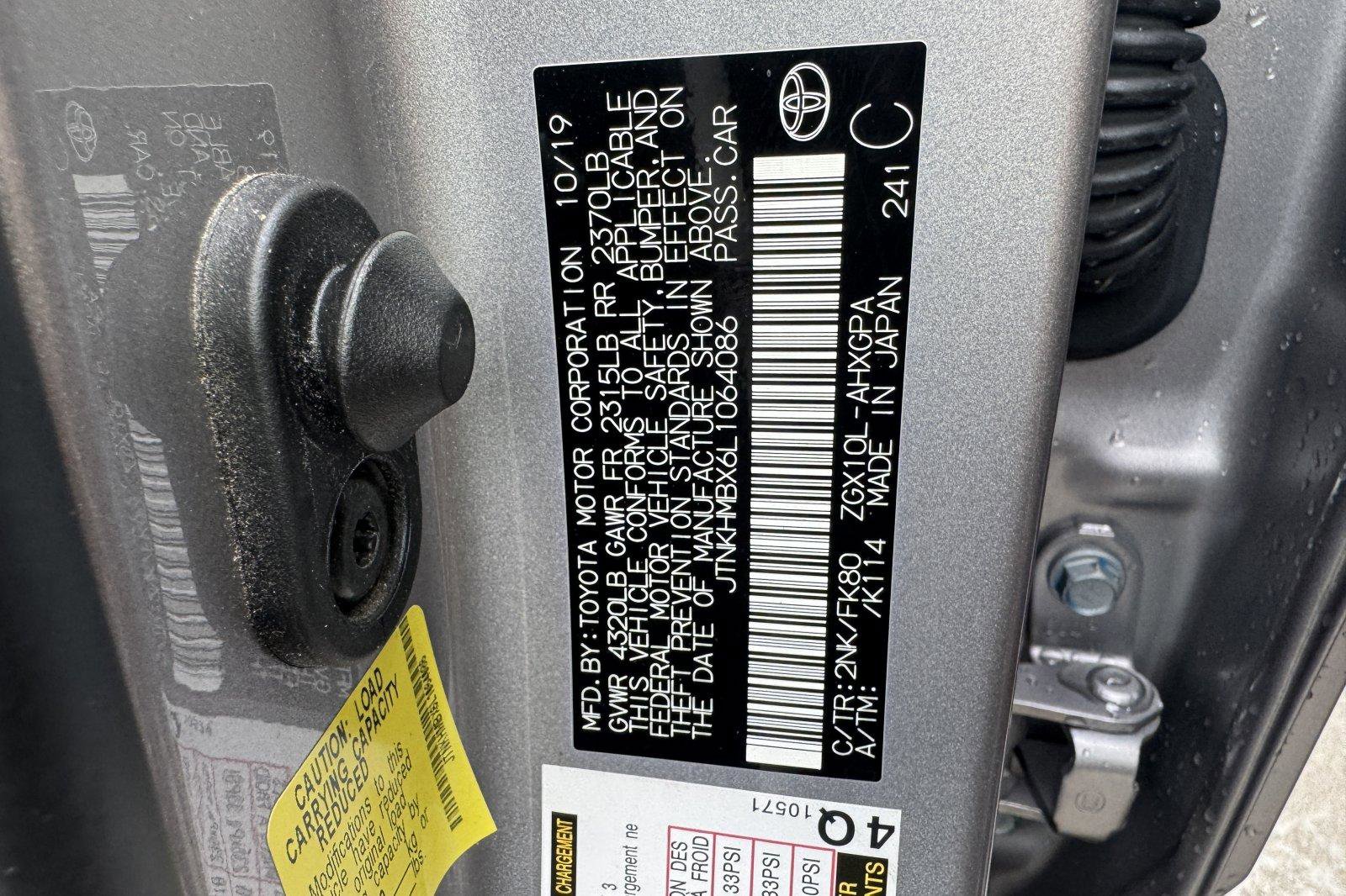 Used 2020 Toyota C-HR XLE FWD image 28