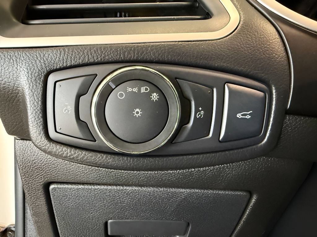 Used 2016 Ford Edge SEL w/ Equipment Group 201A AWD/4WD image 18