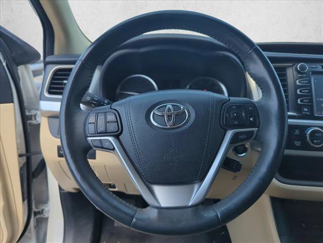 Used 2016 Toyota Highlander Limited Platinum AWD/4WD image 13
